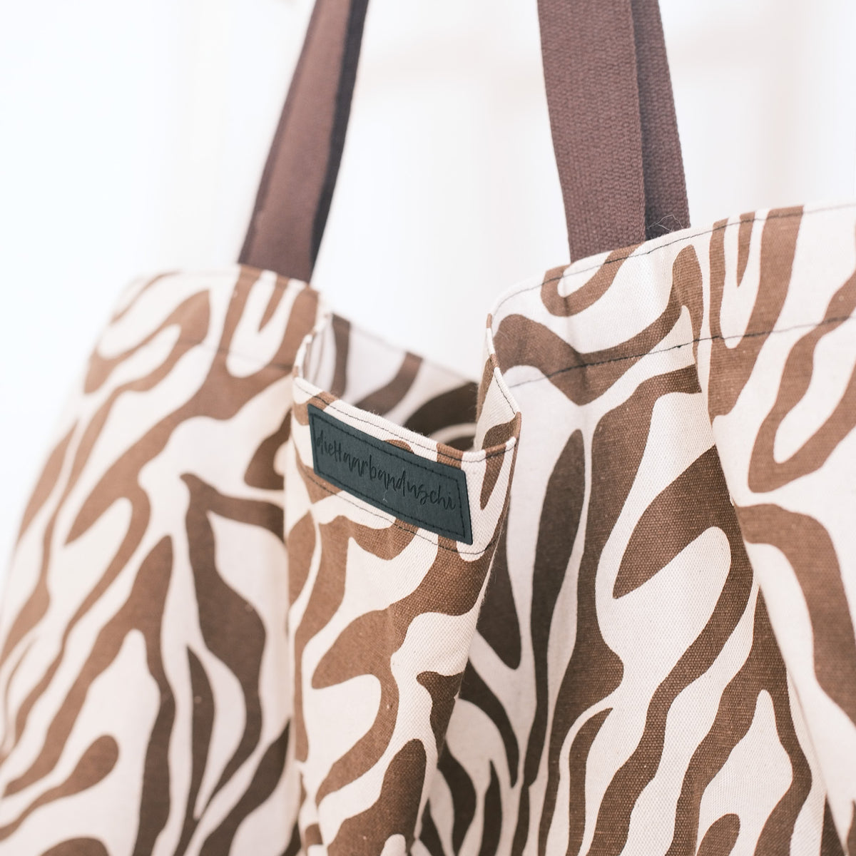 XL Shopper – Zebra Braun