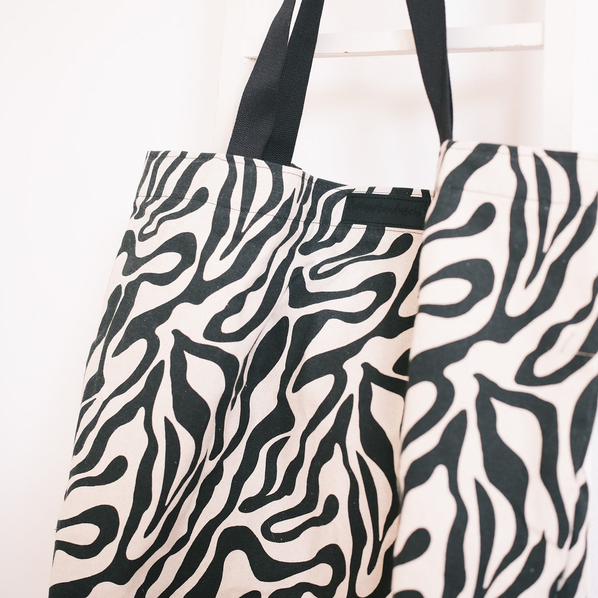 XL Shopper – Zebra Schwarz